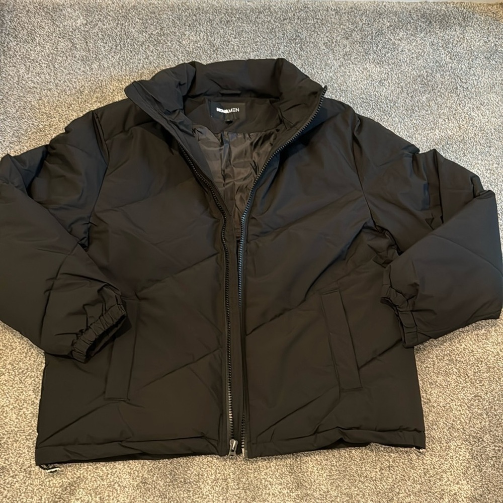 Black men’s puffer jacket - Picture 2 of 6